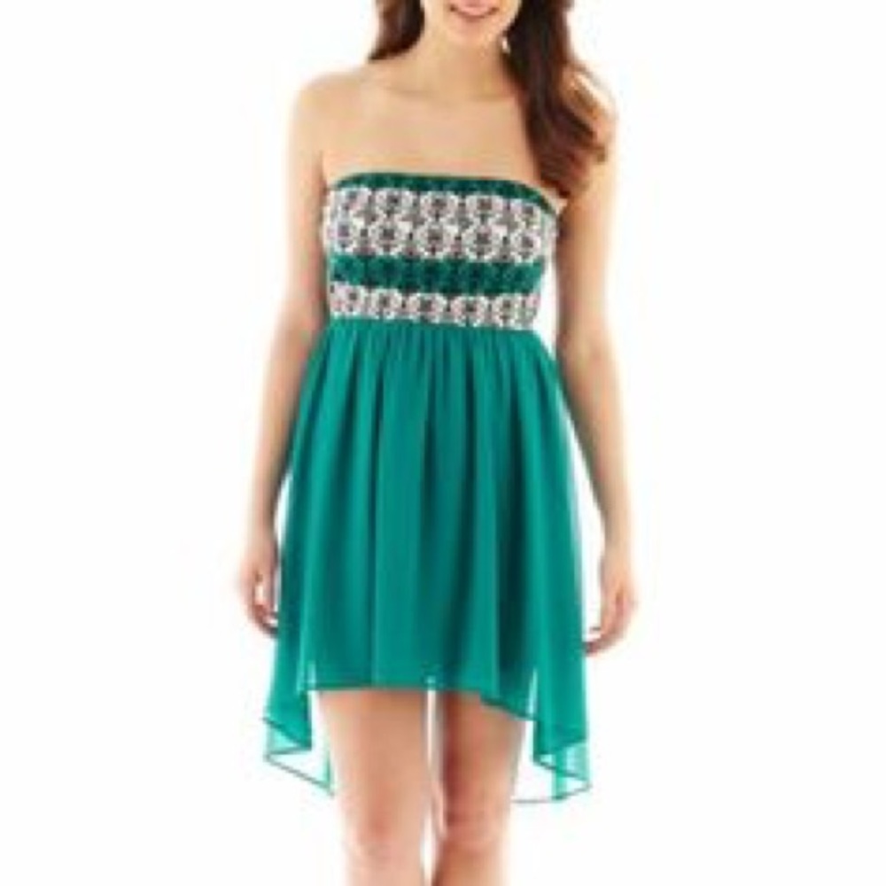 MyMichelle High-Low Aztec Dress - Picture 3 of 7